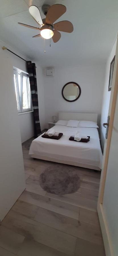 Apartment Mezaroca Рогозниця Екстер'єр фото