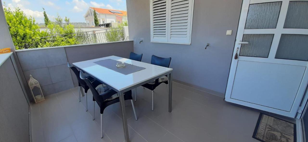 Apartment Mezaroca Рогозниця Екстер'єр фото