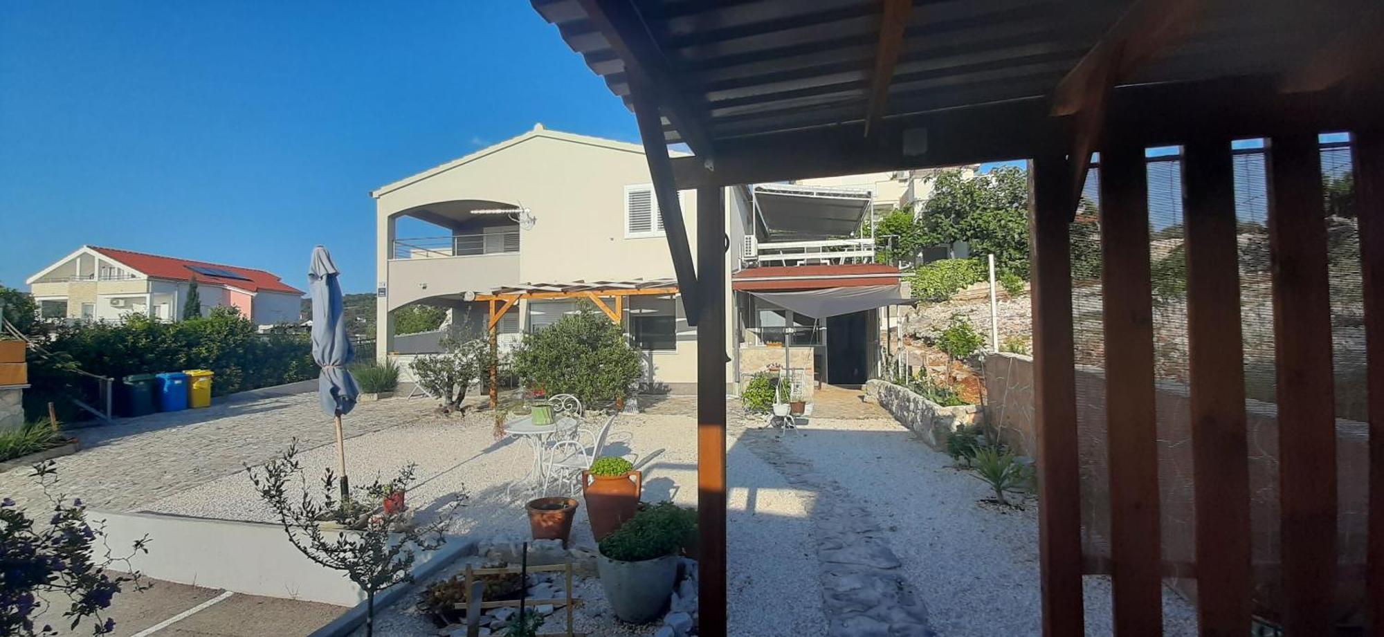 Apartment Mezaroca Рогозниця Екстер'єр фото